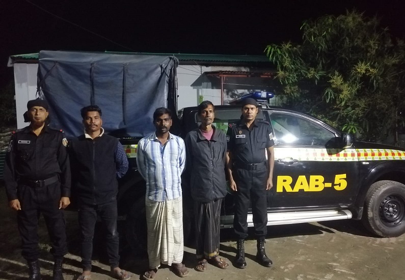 চাঁপাইনবাবগঞ্জে  মাদকসেবন ও ব্যবসার অভিযোগে ১৫ জন গ্রেপ্তার